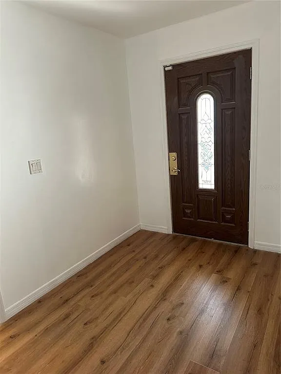 5 bed, 3.0 bath, 2256 sqft, $3,000 — Photo 2