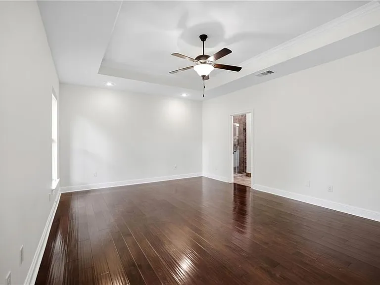 8929 Greenleaves Dr — Photo 11