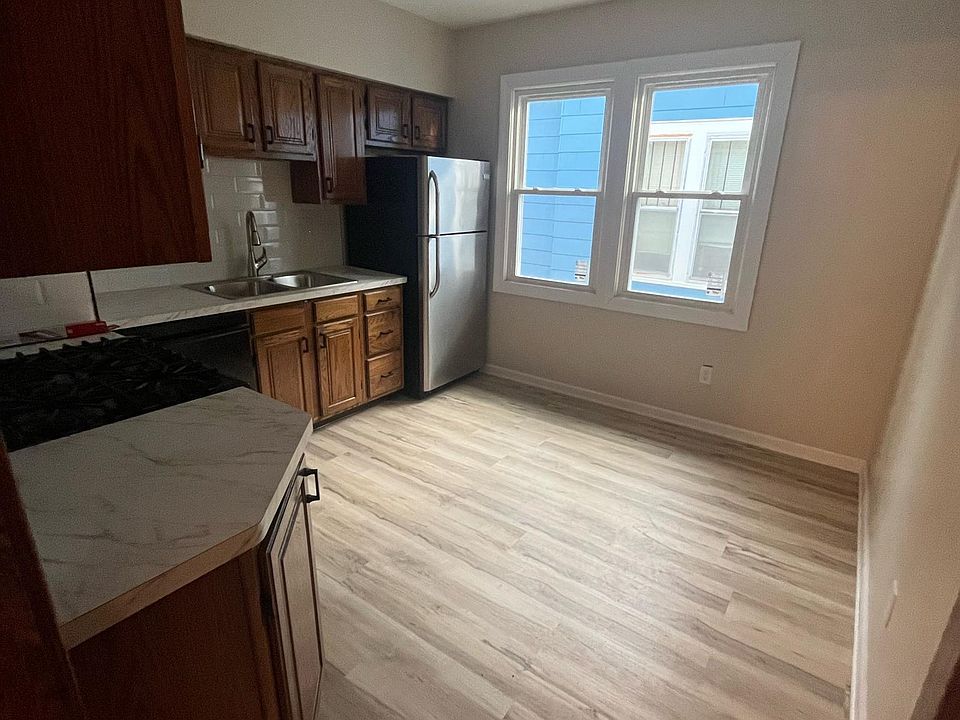 1st image of 628 Parkside Ave