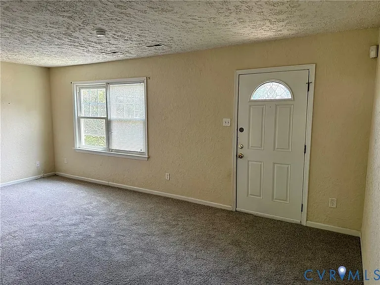233 Knightsmanor Ct — Photo 4