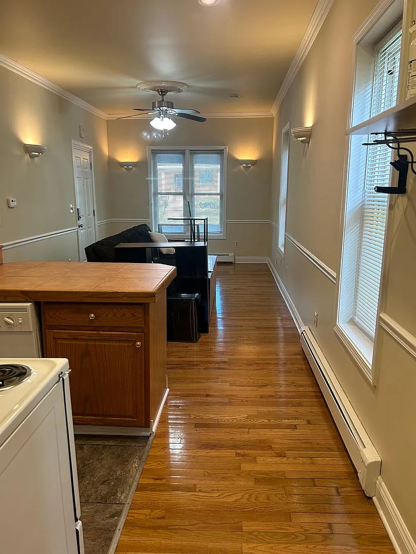 124 College Place — Photo 1