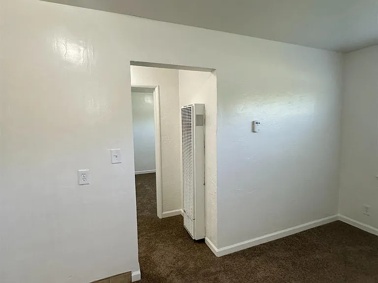 2404 N Angus St — Photo 7