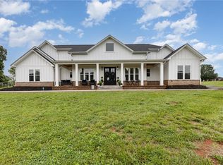 138 Arthur Needham Rd, Pilot Mtn, NC 27041