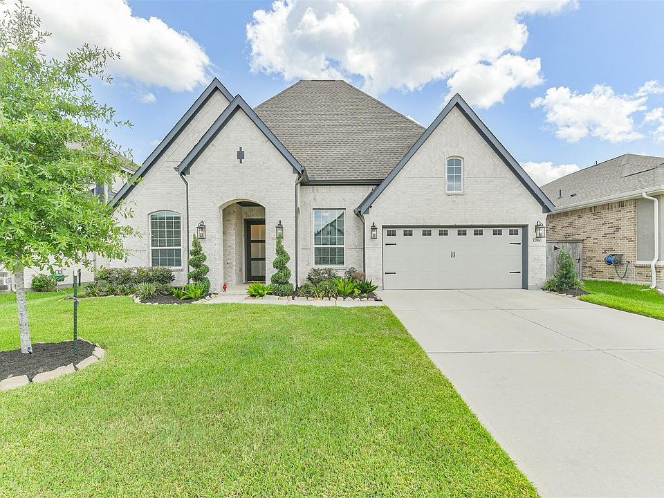 1st image of 12518 Blossom Dr
