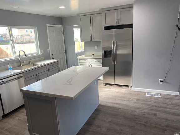 3rd image of 701 Whispering Bay Lane