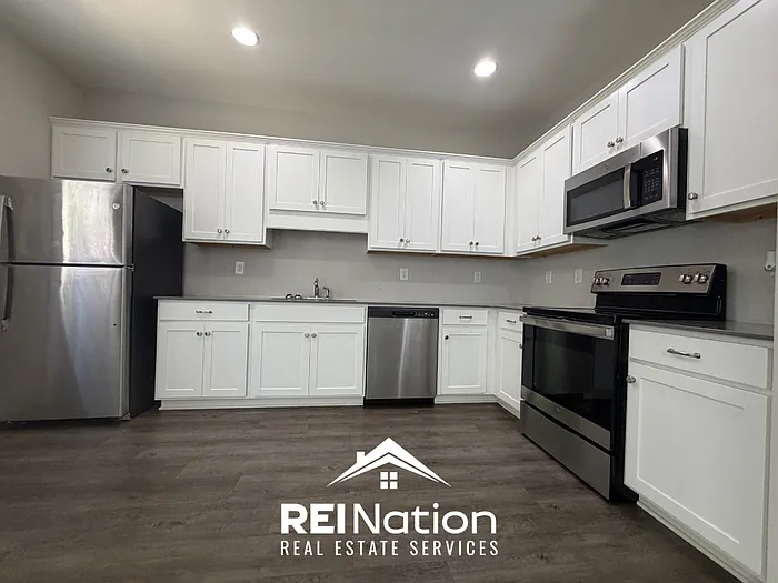 3 bed, 2.0 bath, 1801 sqft, $1,775 — Photo 4