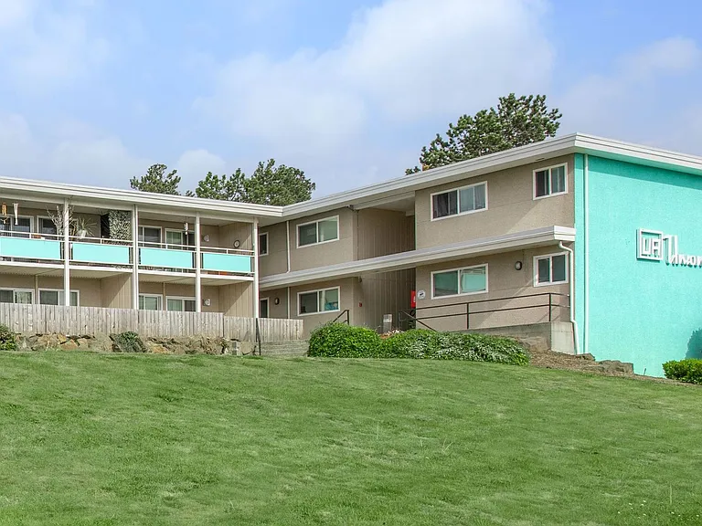 Unionaire Apartments — Photo 24