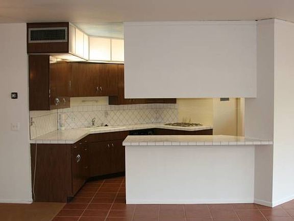 Another shot of Kitchen
