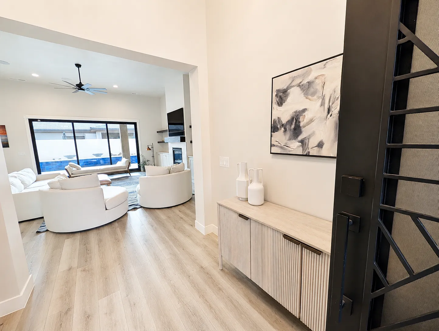 3 bed, 3.5 bath, 2619 sqft, $4,500 — Photo 3