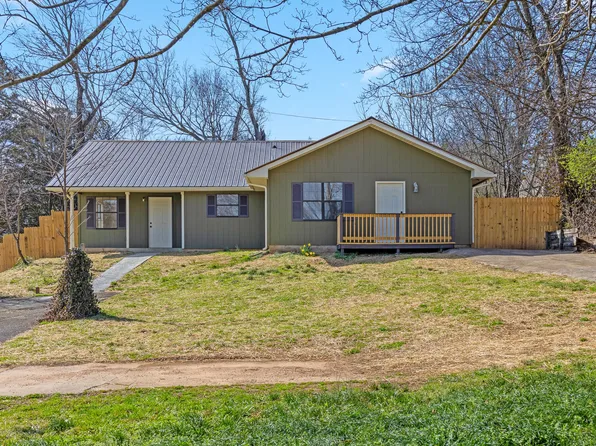 104 Pine St, Athens, TN 37303