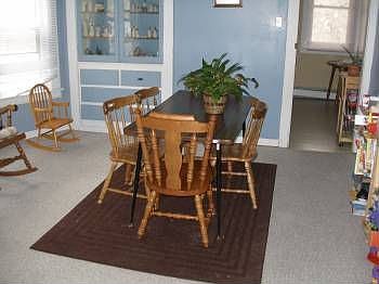 2nd image of 1068 Lakeview Ave