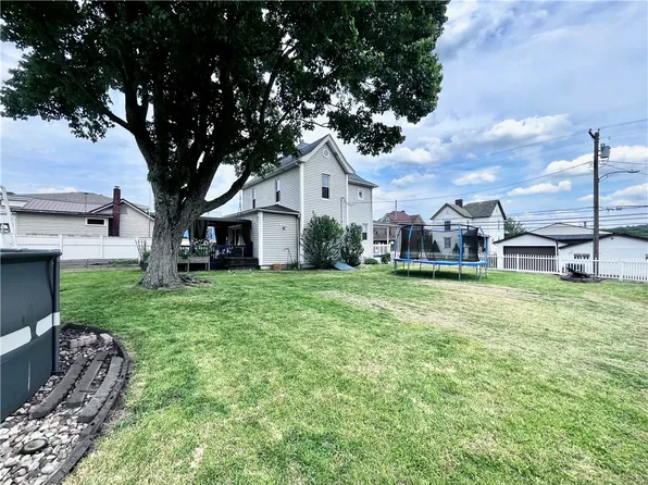 603 Overhead Bridge Rd, Youngwood, PA 15697