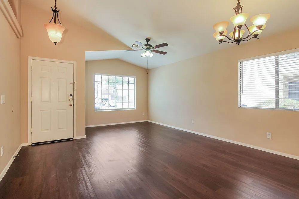 3 bed, 2.0 bath, 1681 sqft, $1,745 — Photo 4