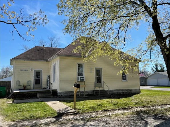 114 W South 5th St, Shelbyville, IL 62565