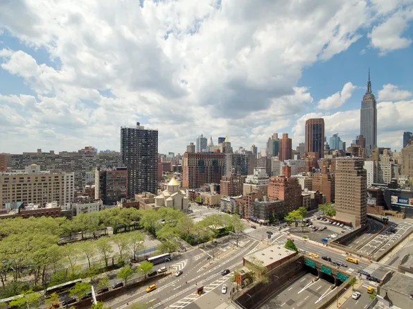 330 E 38th St, New York, NY