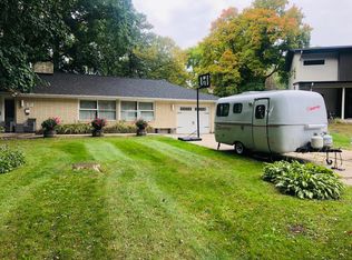 281 Glenbrook Rd N, Wayzata, MN 55391