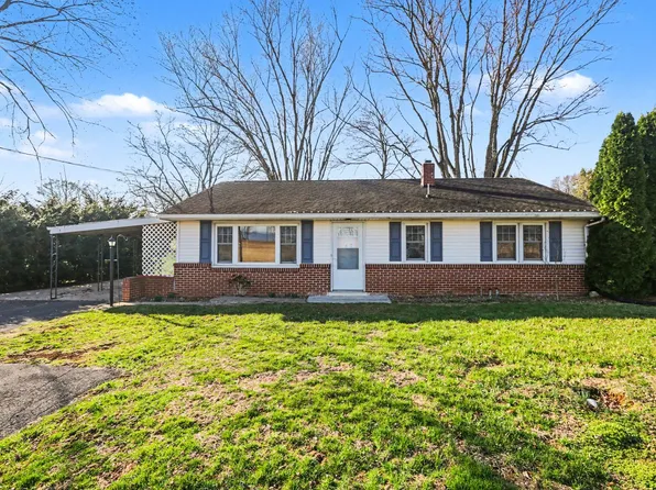 2224 Newville Rd, Carlisle, PA 17015