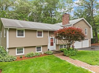 15 Sleigh Rd, Chelmsford, MA 01824