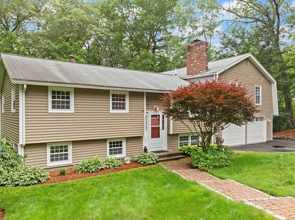 15 Sleigh Rd, Chelmsford, MA 01824