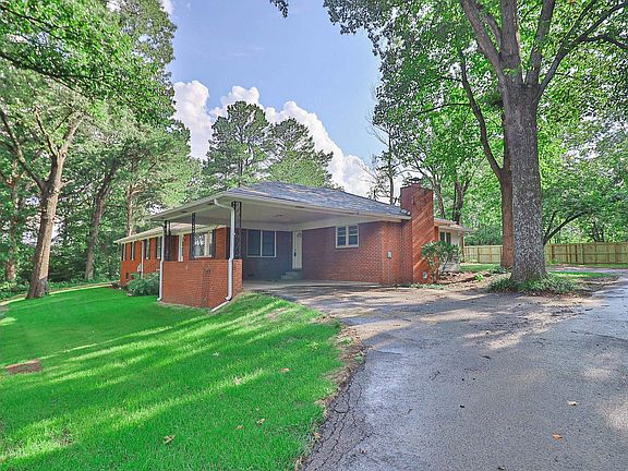 4th image of 2711 Wood St