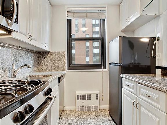 3rd image of 200 E 90th St APT 15C