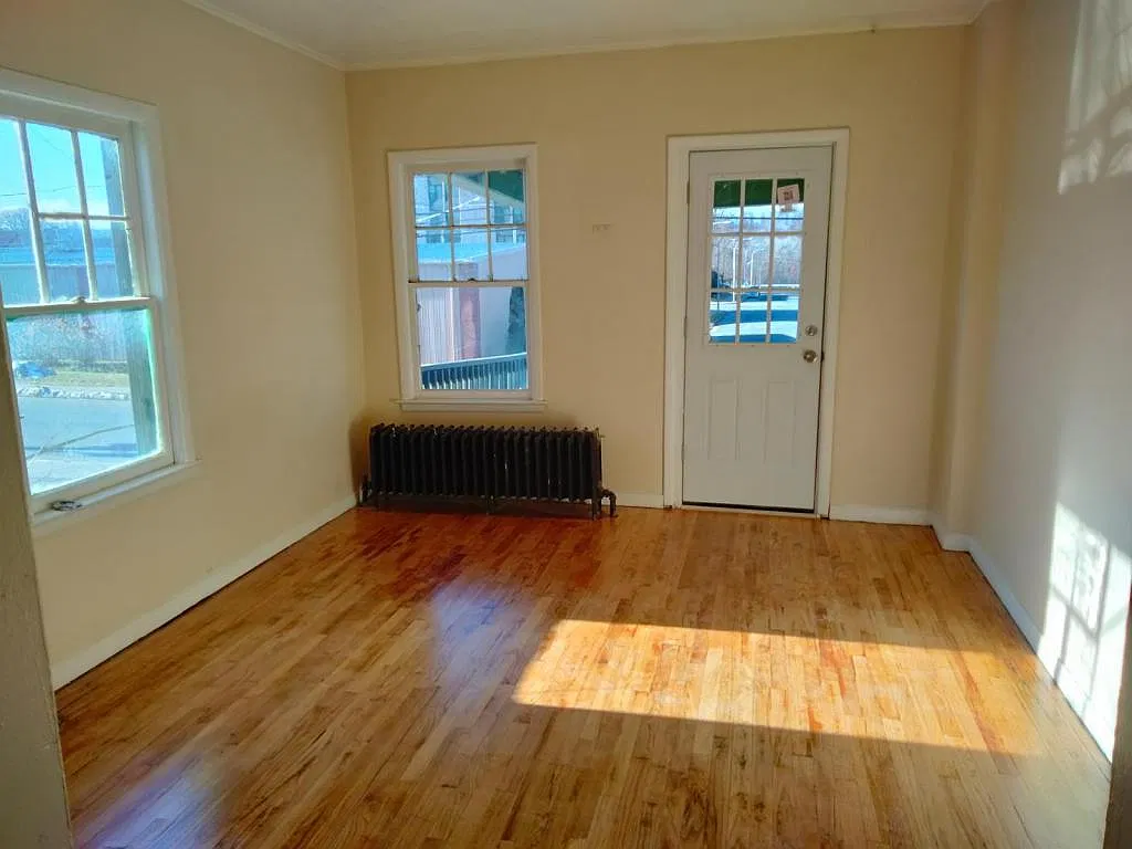 109 Guy Park, 1R — Photo 1