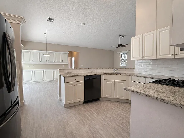 1168 Hatteras Cir — Photo 9