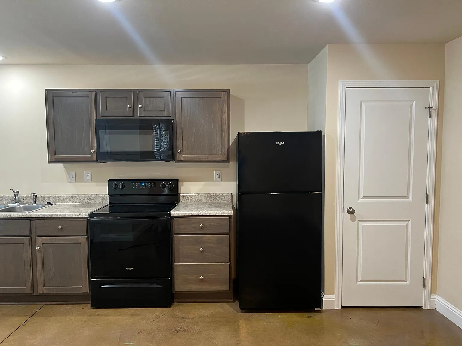 2 bed, 800 sqft, $850 — Photo 2