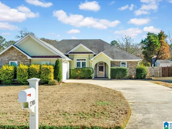 1705 Bradford Ln, Bessemer, AL 35022