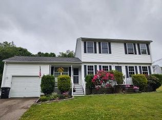 28 Hornbeam Rd, Coventry, RI 02816