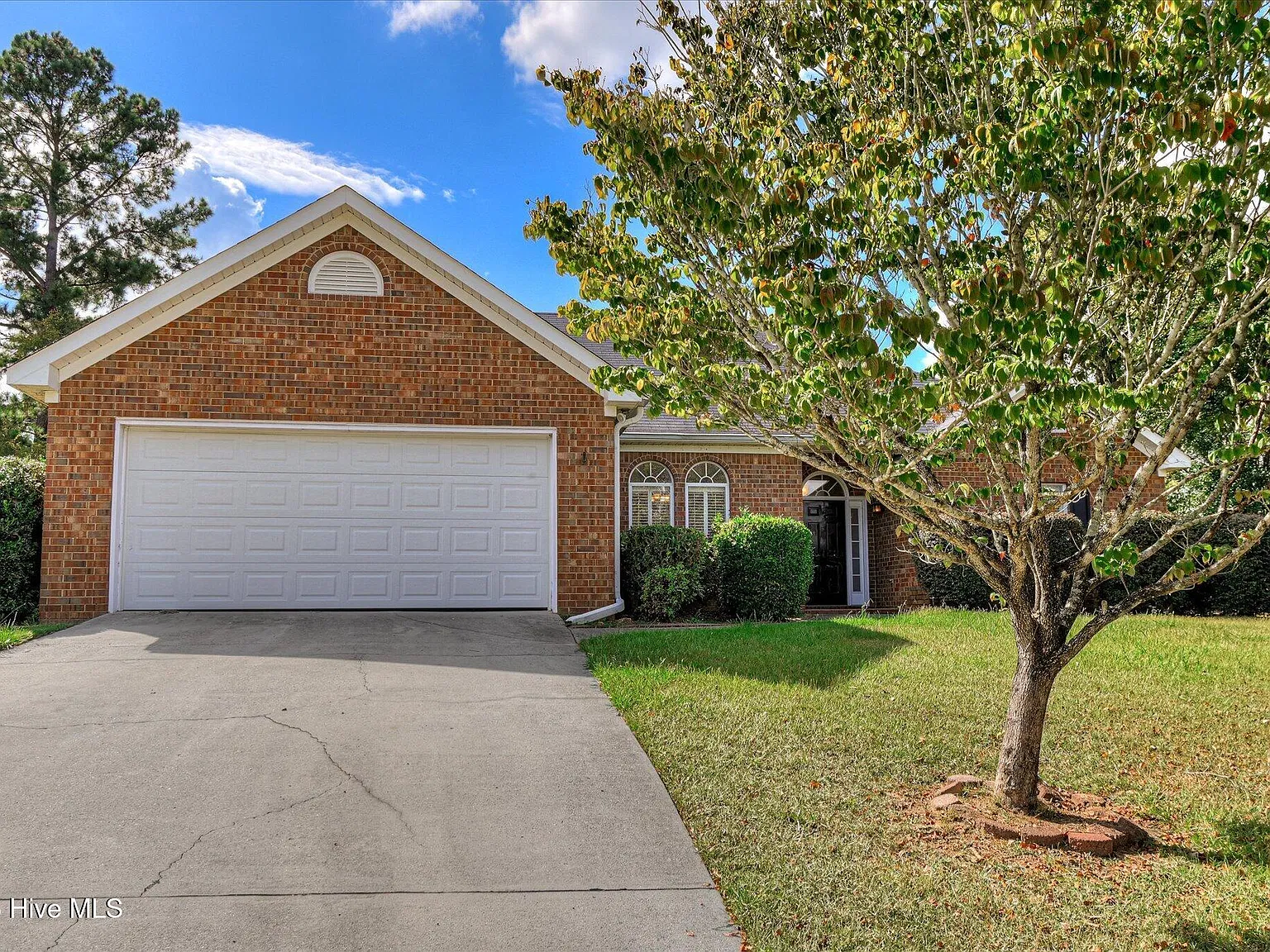 3 bed, 2.0 bath, 1820 sqft, $1,800 — Photo 3