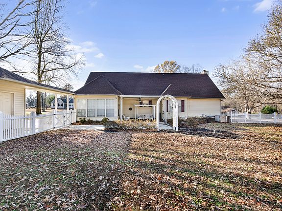 3rd image of 336 Turner Loop Rd