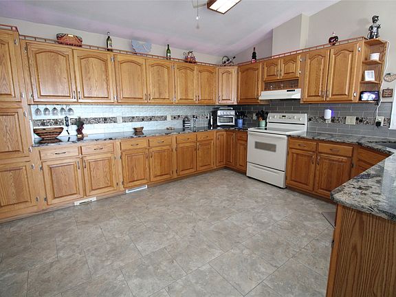 4th image of 285 250th St