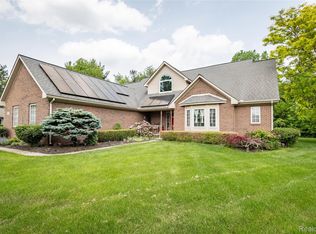 6327 Sequoia Dr, Ypsilanti, MI 48197