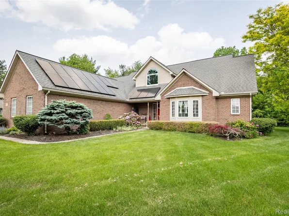 6327 Sequoia Dr, Ypsilanti, MI 48197