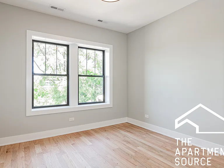 2453 W Logan Blvd #2 — Photo 6