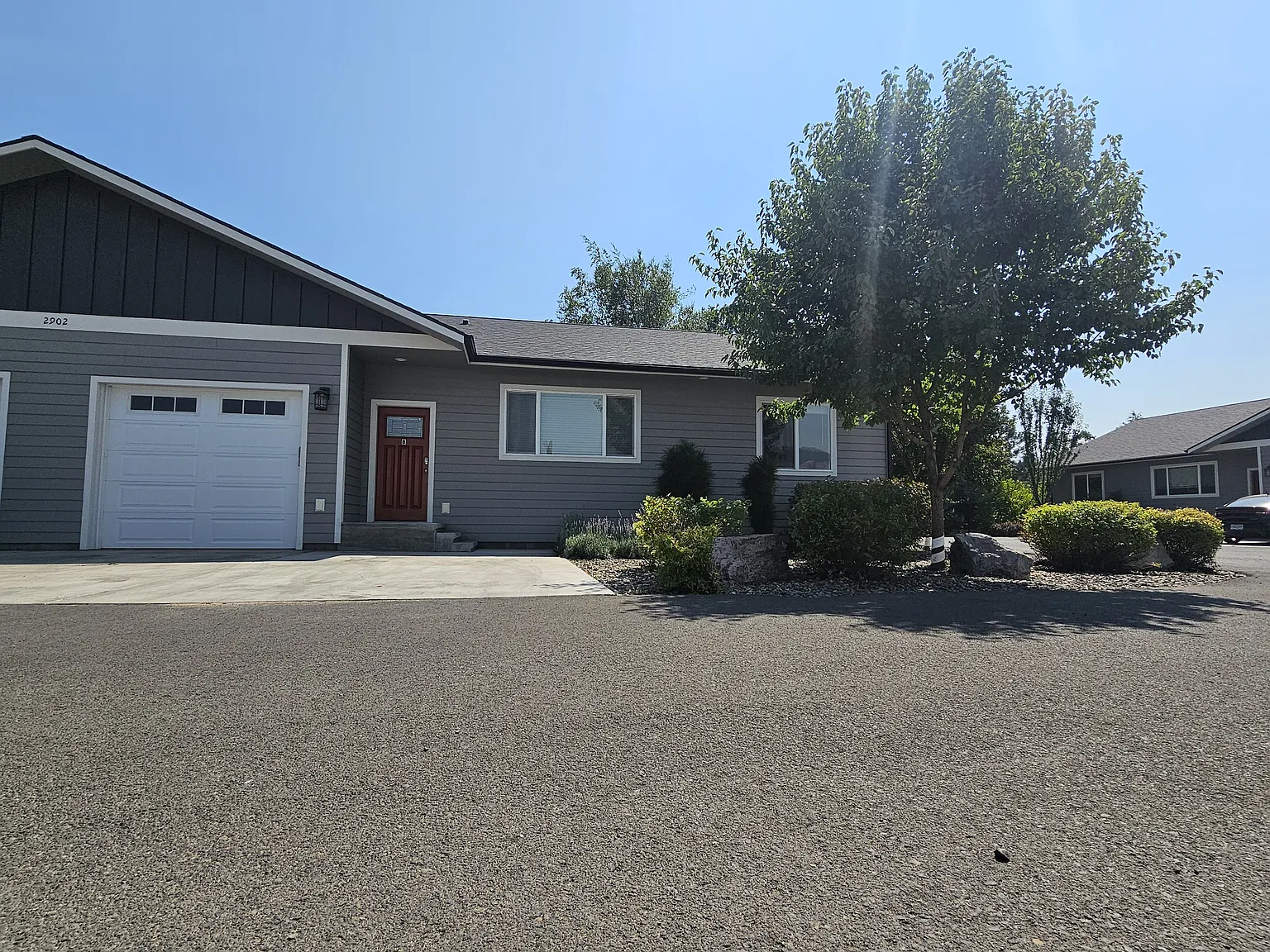 3 bed, 1600 sqft, $2,000 — Photo 1