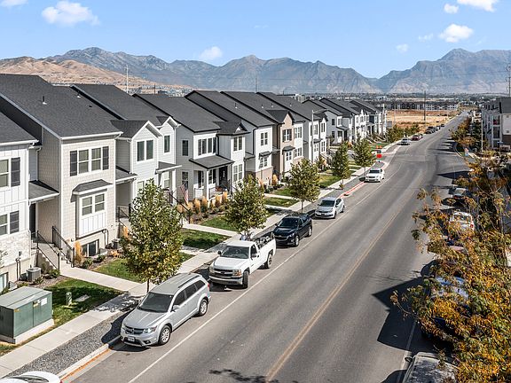 5th image of 3922 W Hardman Way #195