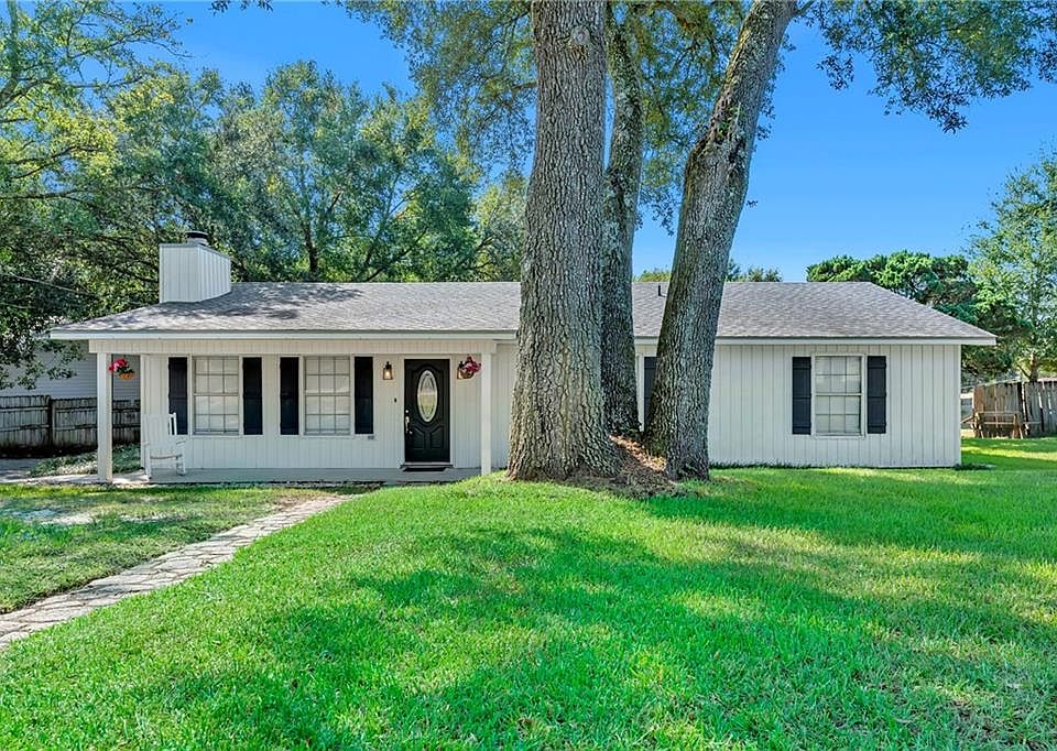 1st image of 7423 Christine Cir S
