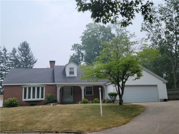 11 Eastmoreland Pl, Decatur, IL 62521