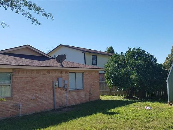 3rd image of 2620 Harvey Dr