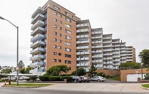 3rd image of 300 Lynn Shore Dr APT 800
