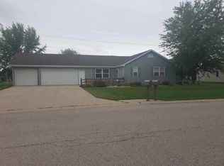 W5560 Mile Long Dr, APPLETON, WI 54915