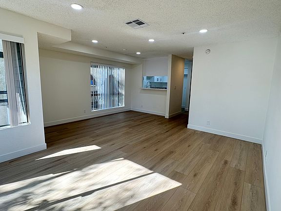 3rd image of 621 N Louise St APT 11