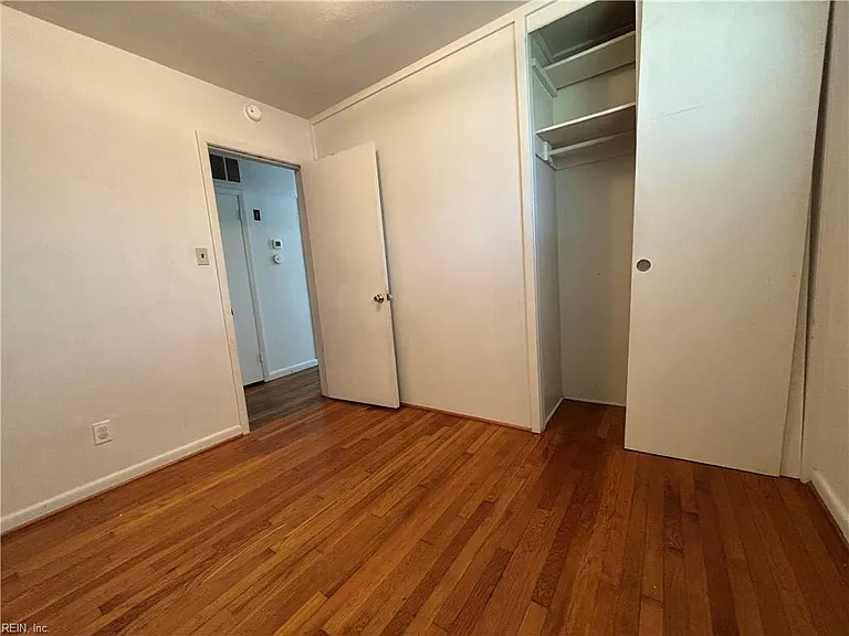 2901 E Malden Ave — Photo 15
