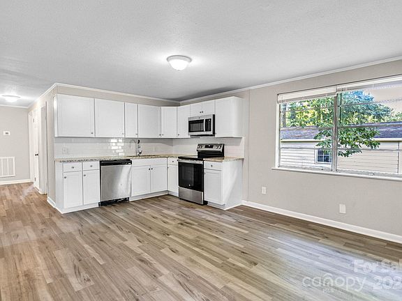 4th image of 5221 Wales St