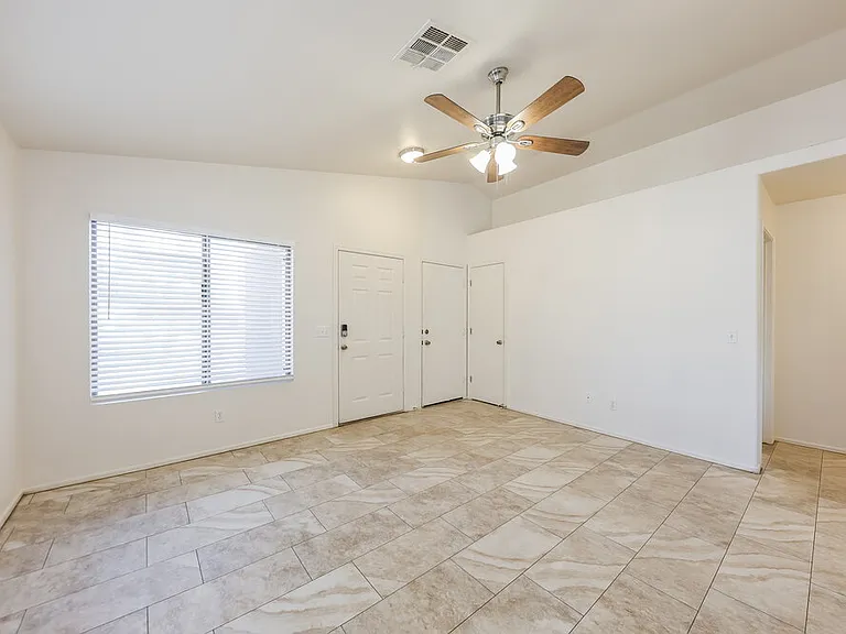 15019 W Port Au Prince Ln — Photo 4
