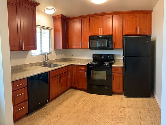 5th image of 706 Laine St #706