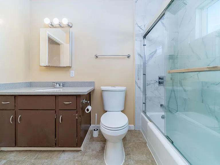 877 Miller Ave — Photo 15