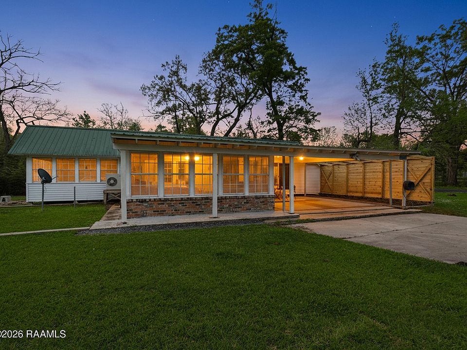 1st image of 6235 Woodlawn Rd